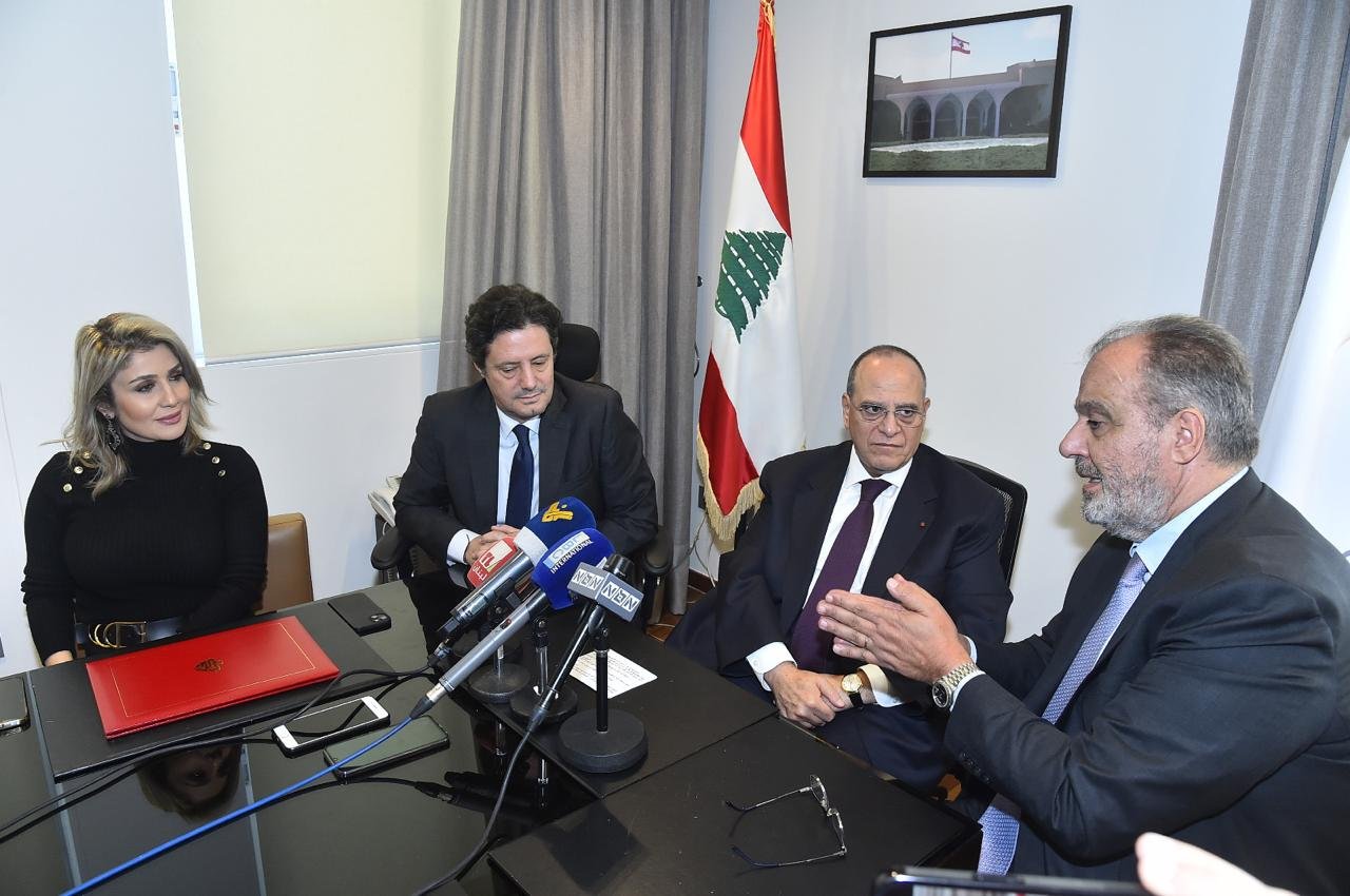 توقيع بروتوكول تعاون بين وزارة الصناعة والاتحاد العام للمنتجين العرب – مقر بيروت